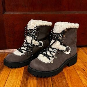GBG Guess NWT Sherry Faux-Shearling Combat Boots - Women's 7.5